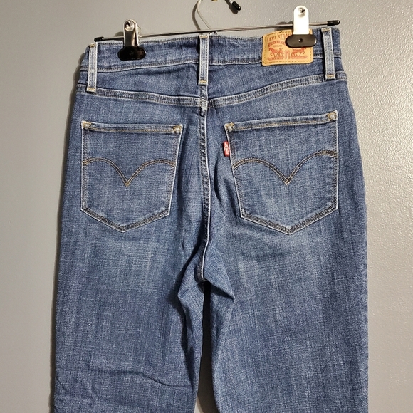 Levi's 721 High Rise Skinny Jeans Size 28 Medium Wash - Picture 4 of 6